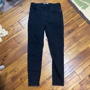Everlane black skinny jeans. Size 29 “Curvy”. High rise.